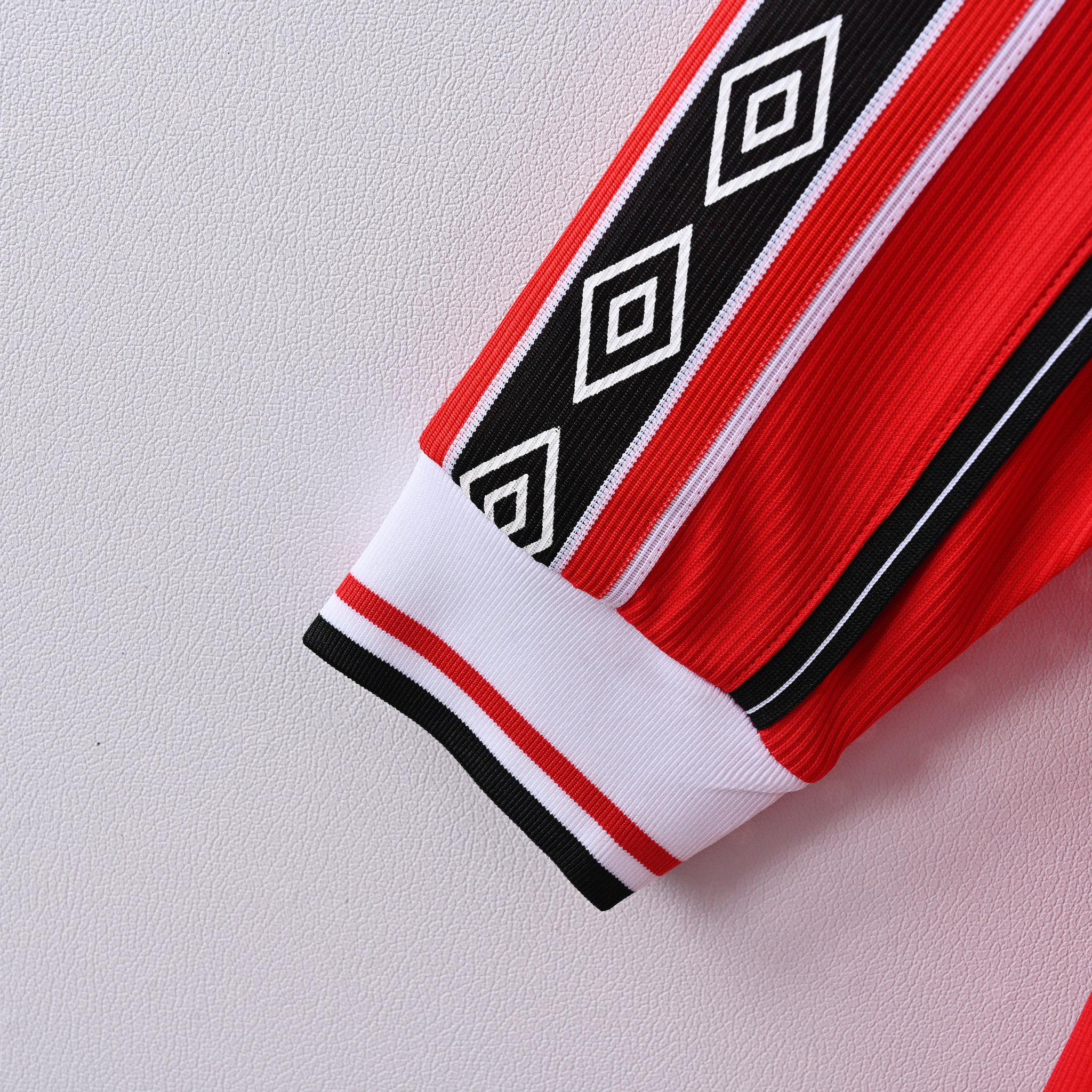 Manchester United 98/99 Retro Manga Larga