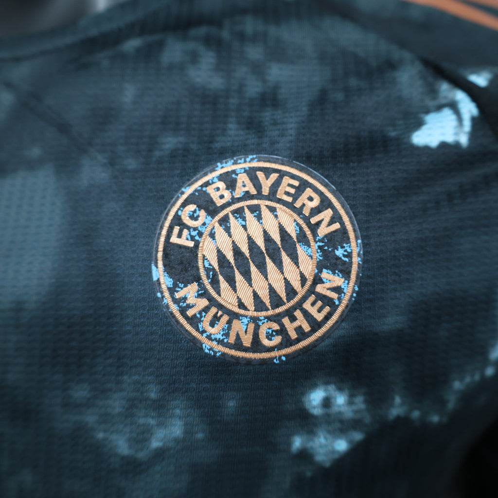 Bayern München Visita - 24/25